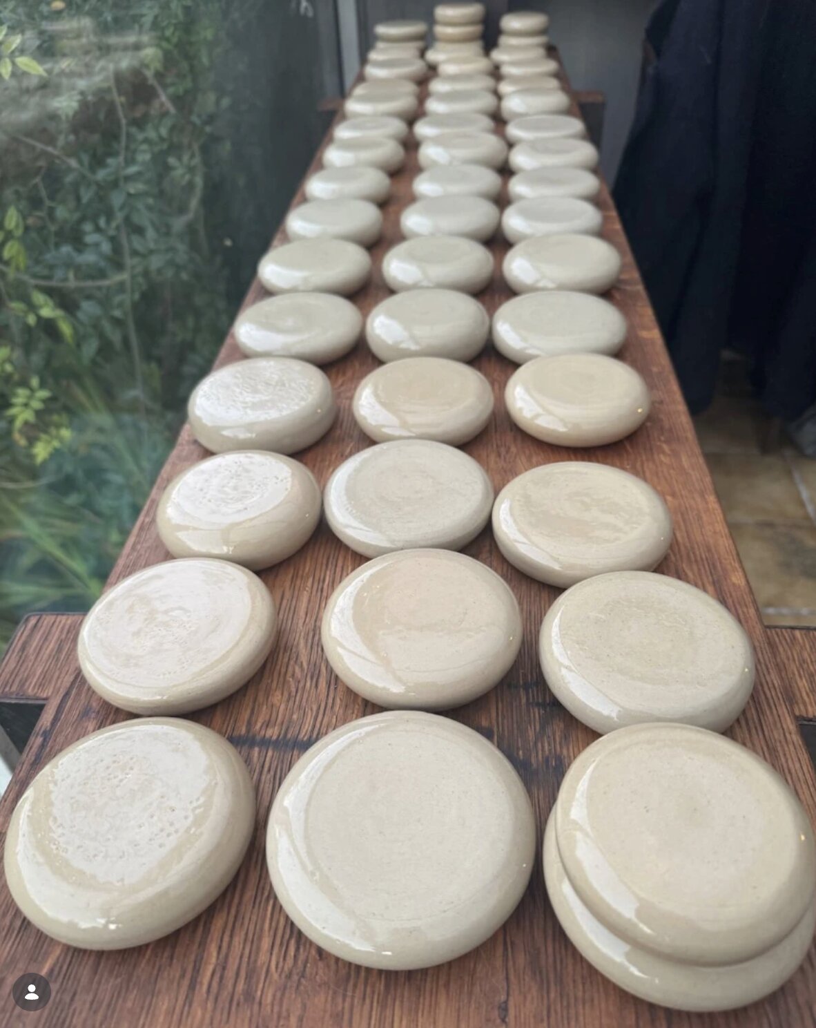Série de beurriers en grès émaillé à l'atelier